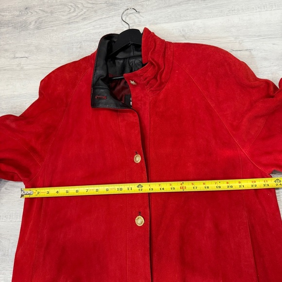 Chic Red Leather Power Jacket for Women Size M - Vintage 1980s Coat - Picture 11 of 17